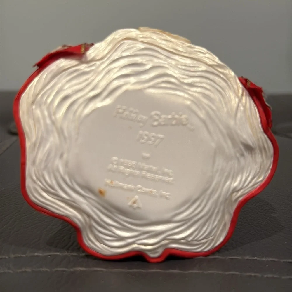 * Vintage* Hallamark| Barbie Keepsake Collector Series Ornament- 1997 - Picture 9 of 9